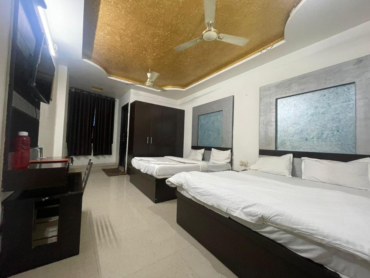 Blue Rose International, Family Hotel Agra  Exterior photo