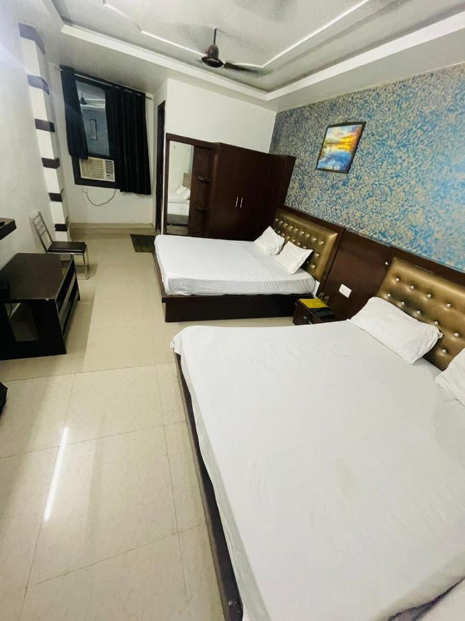 Blue Rose International, Family Hotel Agra  Exterior photo