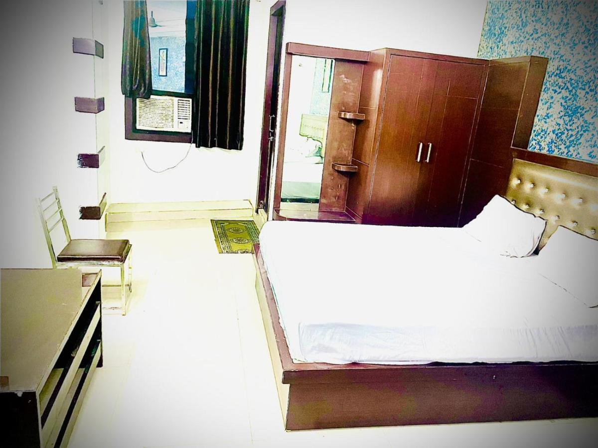 Blue Rose International, Family Hotel Agra  Exterior photo