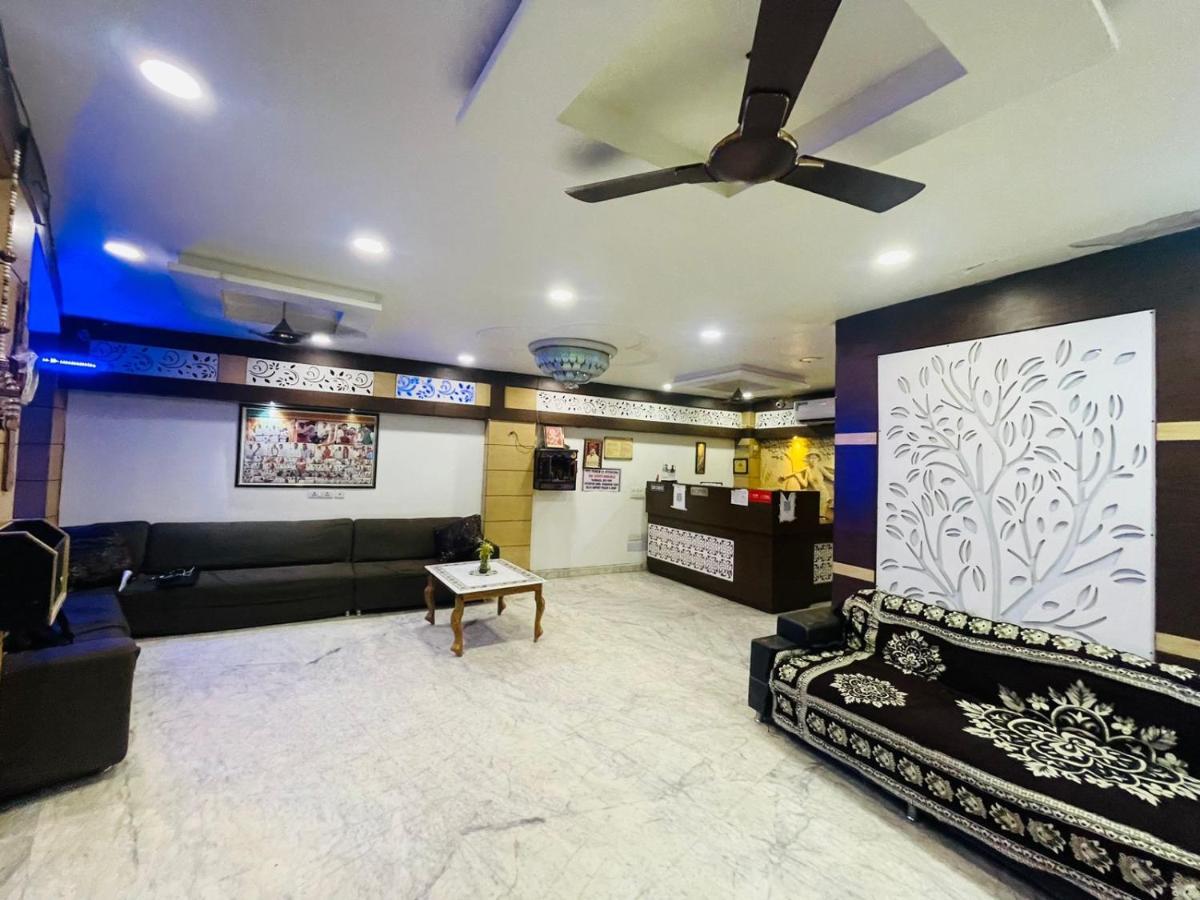 Blue Rose International, Family Hotel Agra  Exterior photo