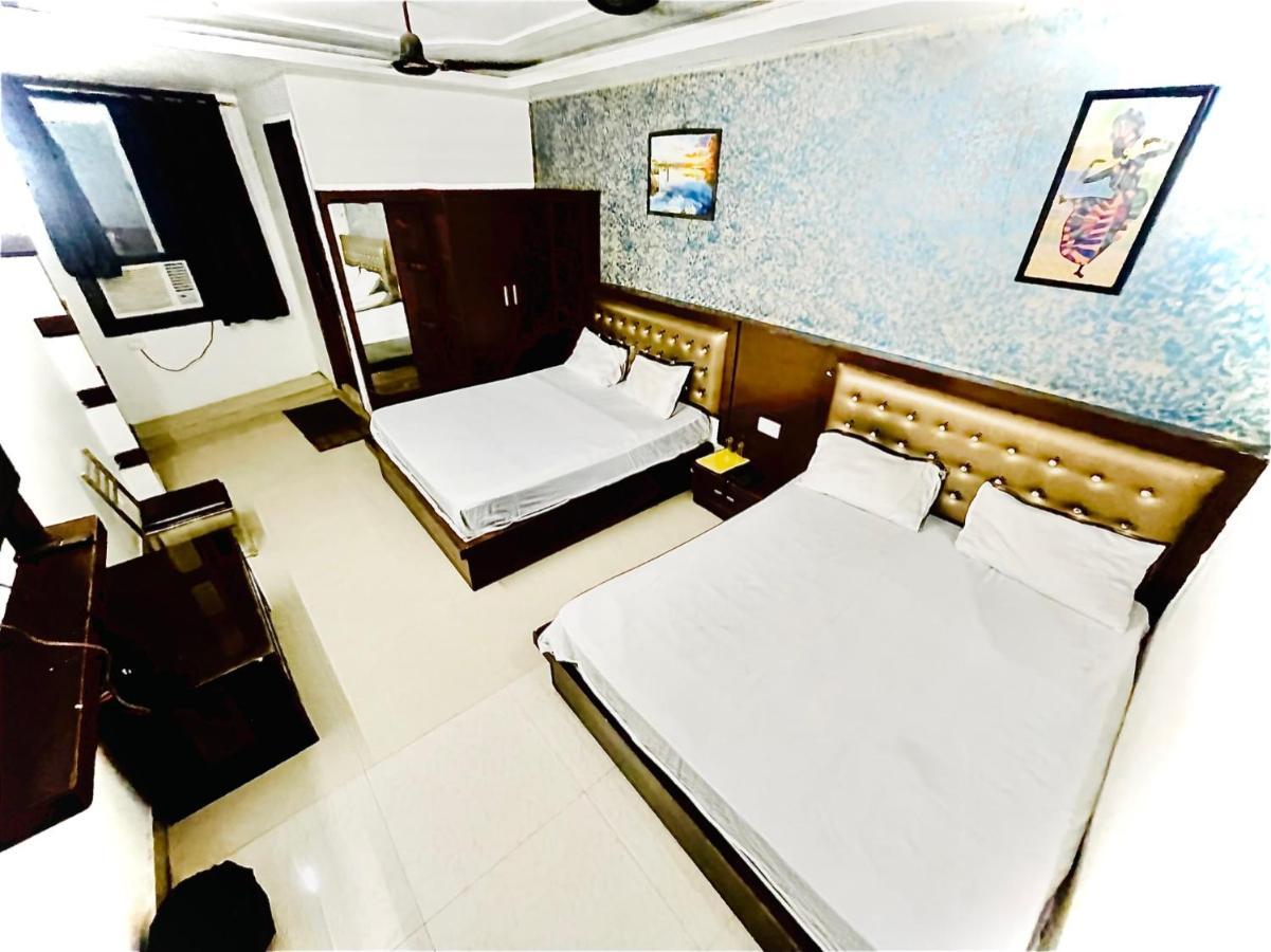 Blue Rose International, Family Hotel Agra  Exterior photo