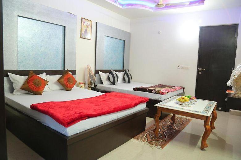 Blue Rose International, Family Hotel Agra  Exterior photo